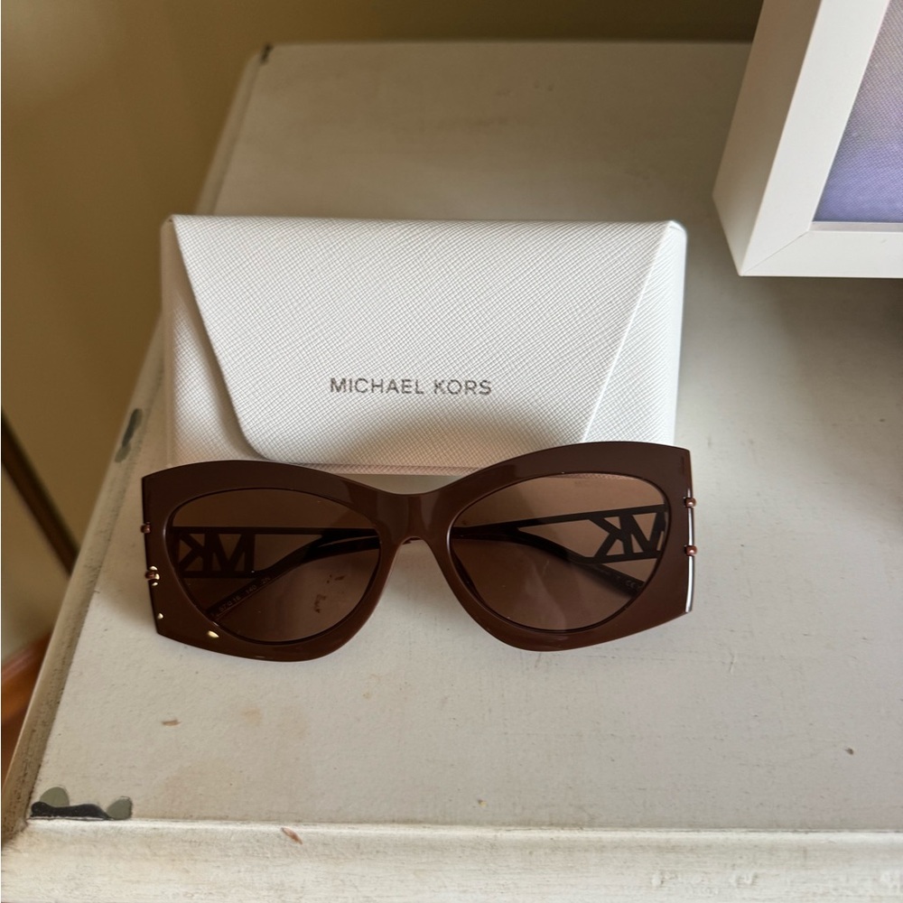 Michael Kors Navarra sunglasses